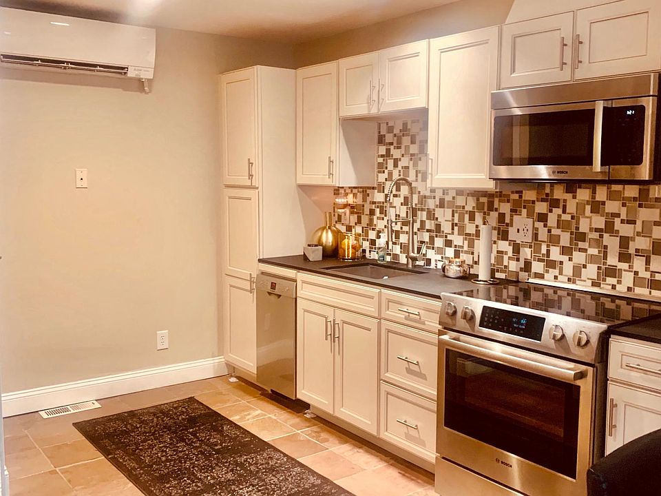 1st image of 4714 N Island Dr E #B