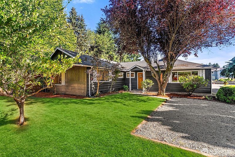 2nd image of 5025 45th Avenue SE