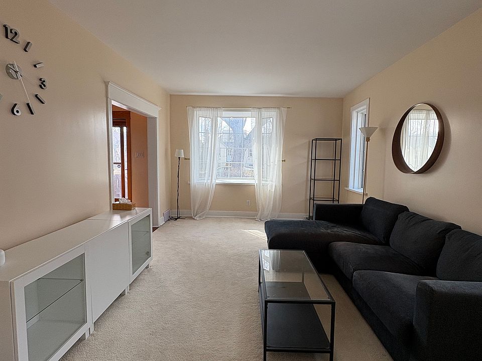 1st image of 228 Beaverbrook St