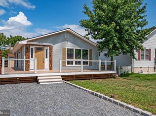1210 Oak Ave, Shady Side, MD 20764