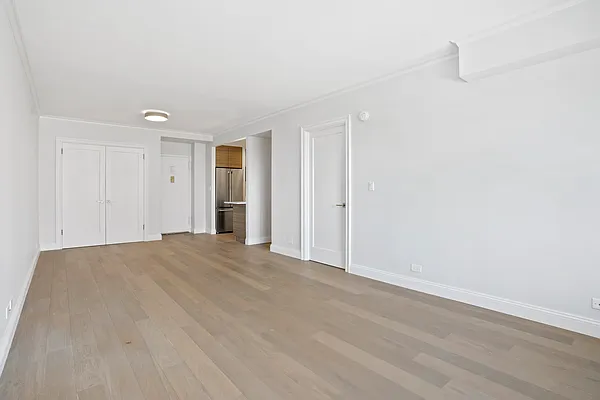 Sold by Douglas Elliman | media 18