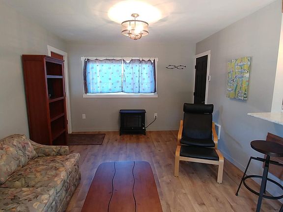 3rd image of 201 Tarragon Ave #B
