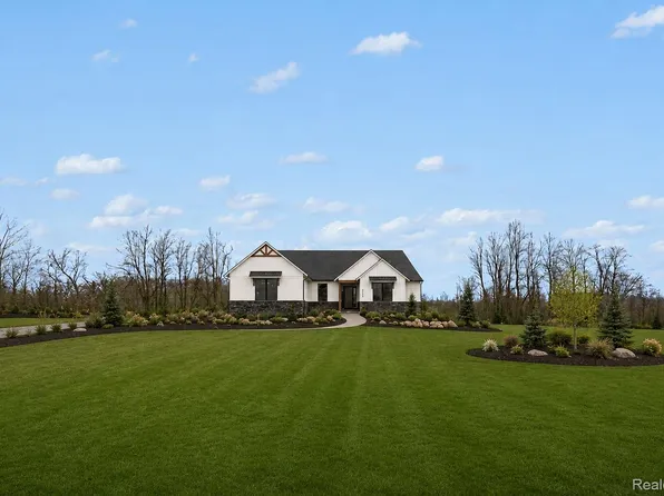 13268 Cousins Ct, Washington, MI 48094