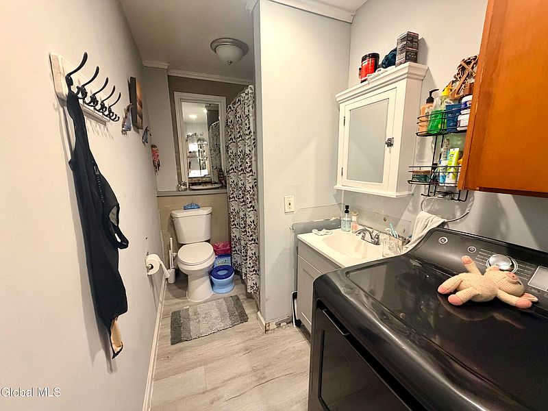 3rd image of 12 Charles Street