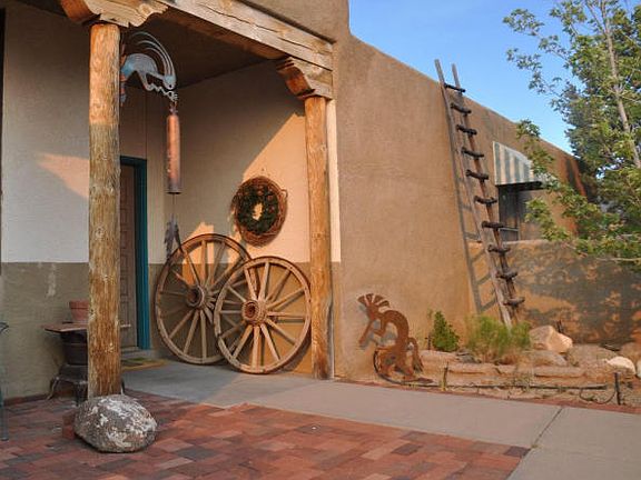 3rd image of 1873 San Bernardino Ave NE