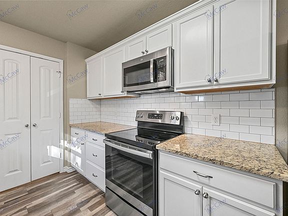 5th image of 1300 Carla Ave