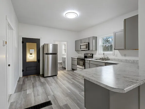 105 N 9th St, Newman Grove, NE 68758