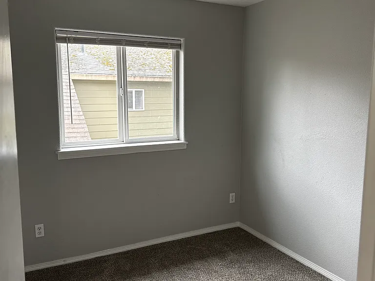 5623 SE 84th Ave #3 — Photo 15