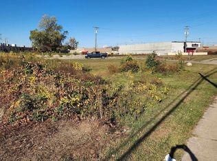 30935 Utica Rd, Roseville, MI 48066