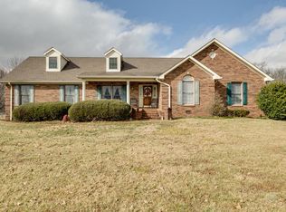 1042 Pickle Rd, Culleoka, TN 38451