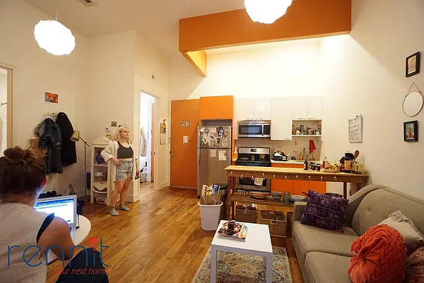 Rented by Rennit Inc. | media 26