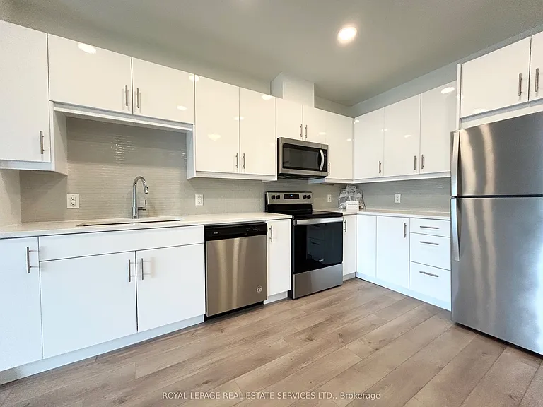 144 Watson Rd N #204 — Photo 4