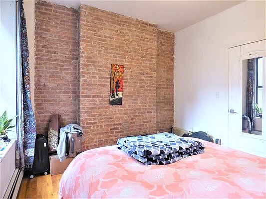 2nd image of 226 E 85th St APT 6c