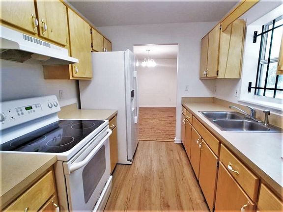 2nd image of 9073 2nd Ave