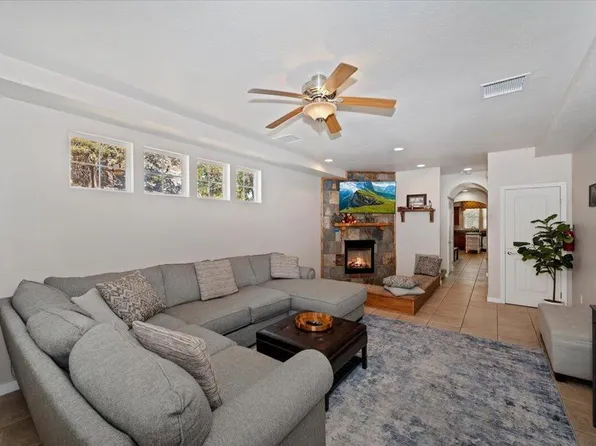 317 Angeles Blvd E, Big Bear City, CA 92314