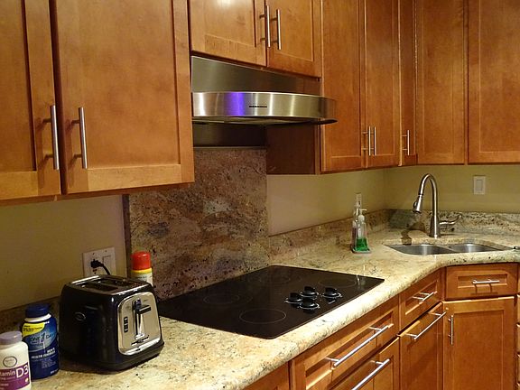 3rd image of 1960 Cherry Ln APT 301