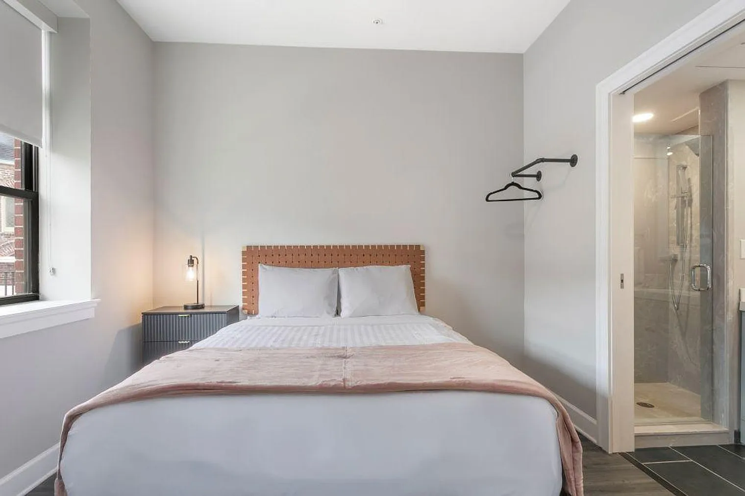 2 bed, 2.0 bath, 516 sqft, $4,836 — Photo 2