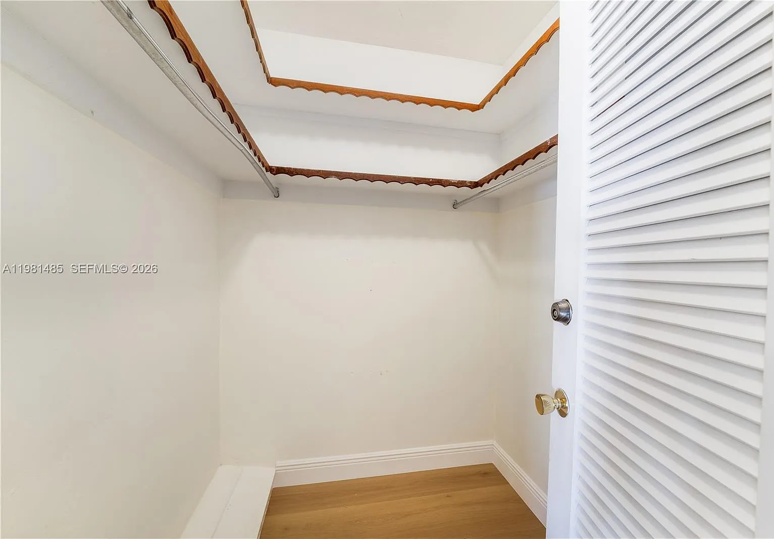 4 bed, 2427 sqft, $5,500 — Photo 3