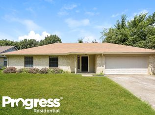 2402 Avonhill Dr, Arlington, TX 76015