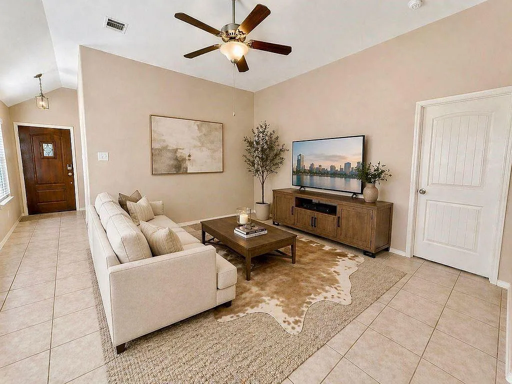 4 bed, 2.0 bath, 1558 sqft, $1,950 — Photo 2