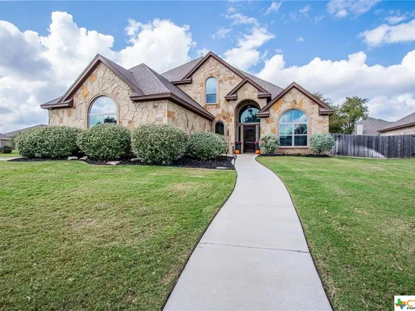 3201 Twin Ridge Dr, Belton, TX 76513