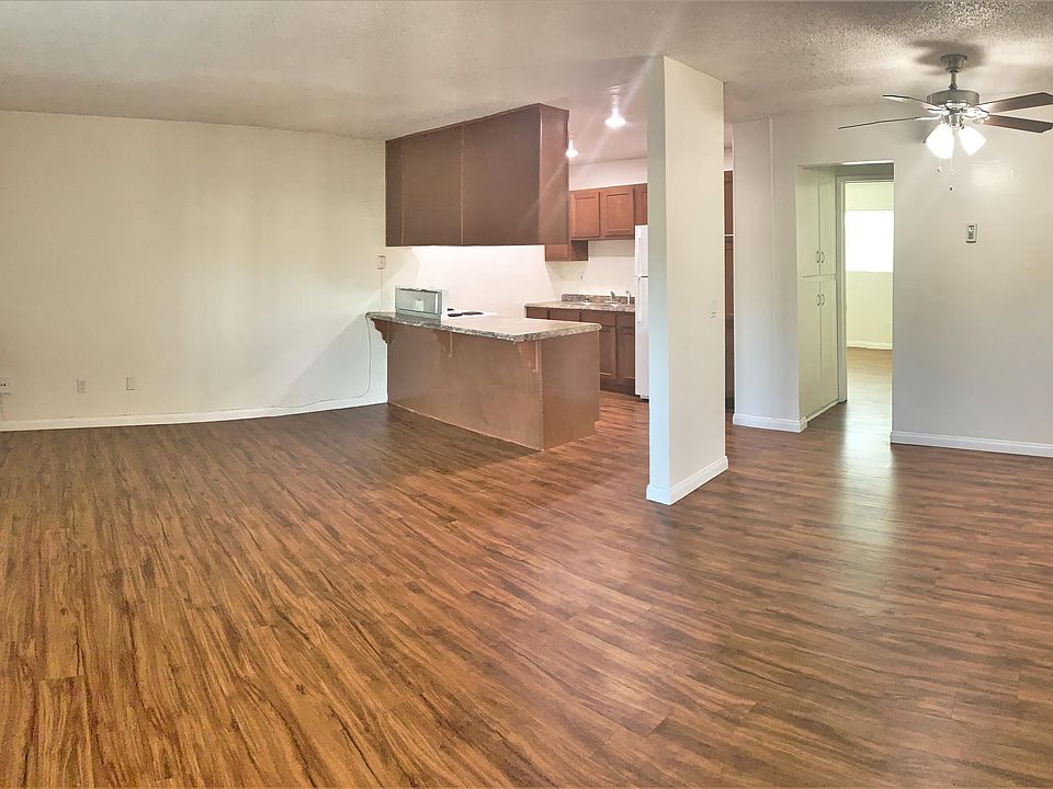 1st image of 1304 Roxanne Dr APT 3