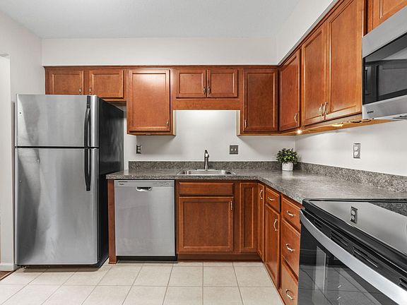 2nd image of 78 10th St E Unit 406