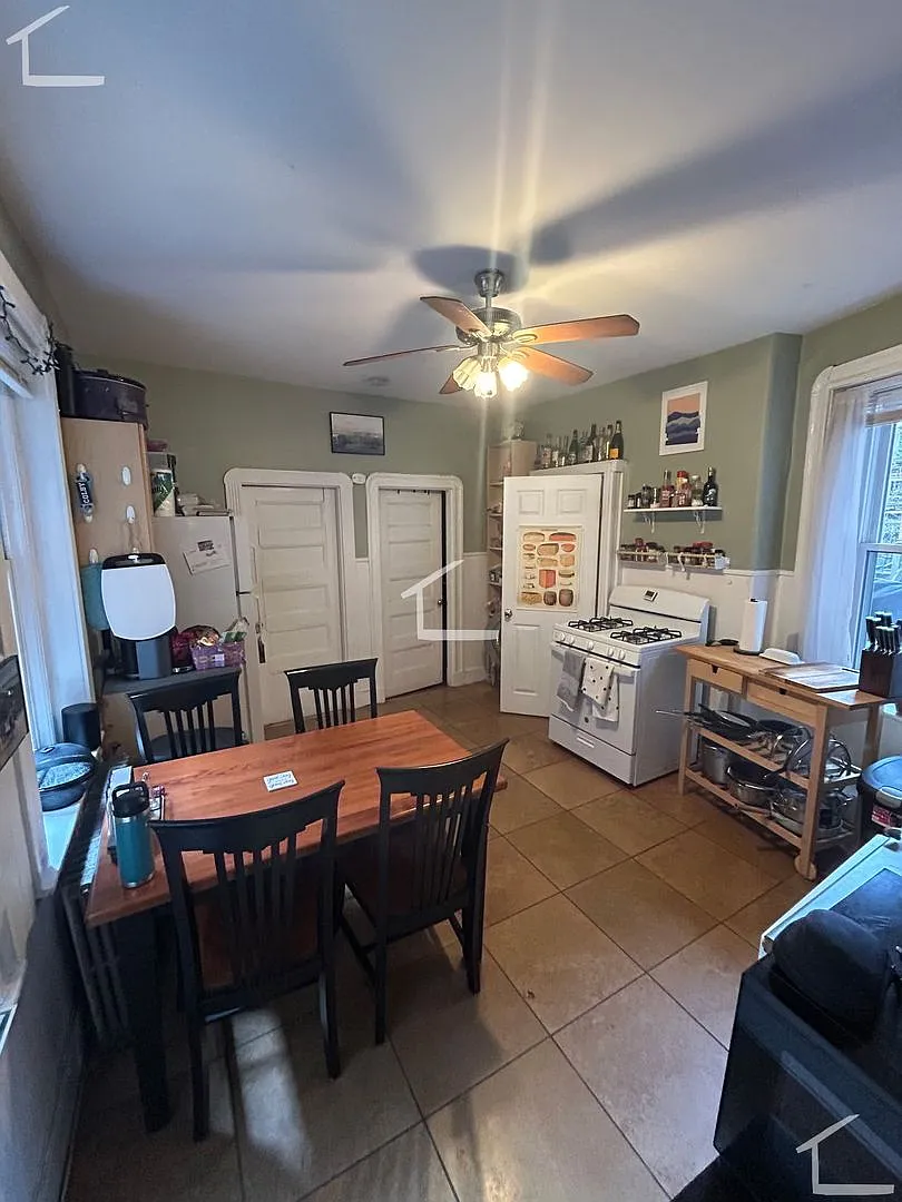 4 bed in Beacon HIll — Photo 4