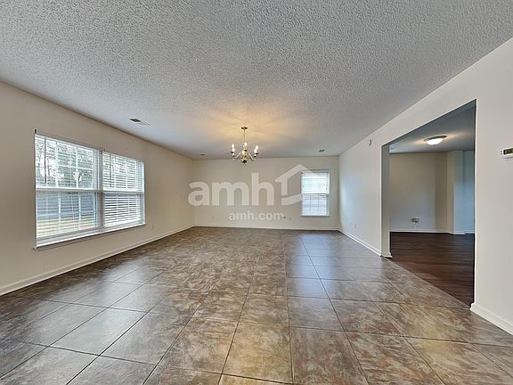 5th image of 132 Wildberry Ln