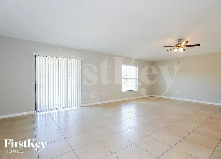 9637 Sage Creek Dr — Photo 2