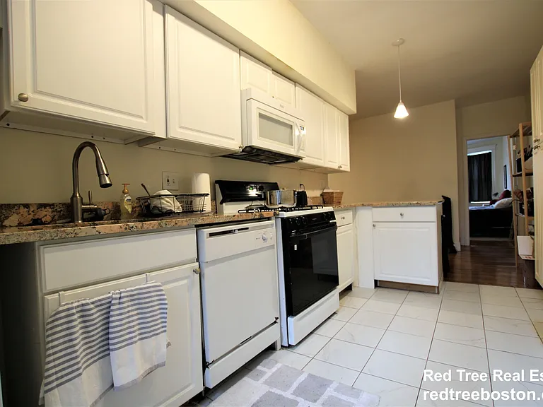 1868 Commonwealth Ave — Photo 4