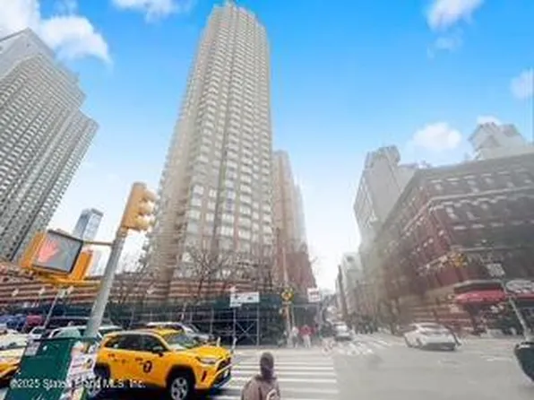 500 W 43rd St APT 21E, New York, NY 10036