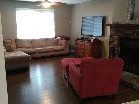 3rd image of 609 Elk Lake Dr