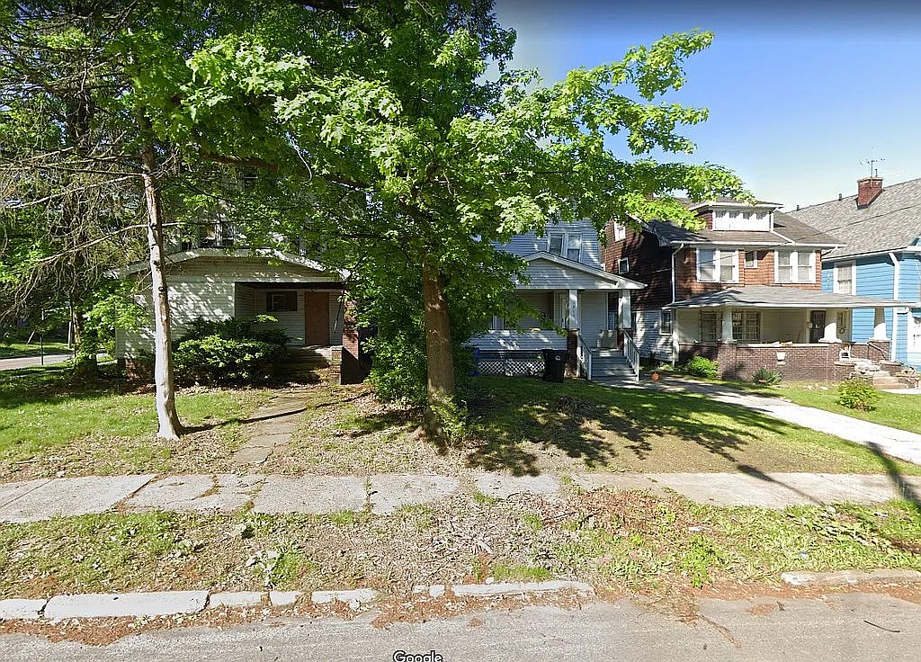 1890 Haldane Rd photo 1