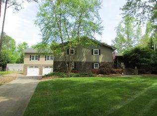 1116 Cavender Dr, Dalton, GA 30720