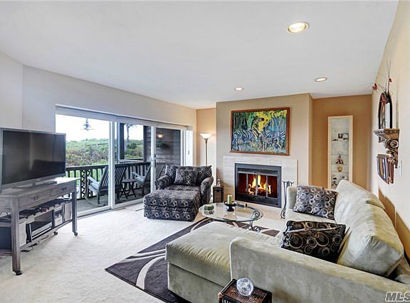 5th image of 413 Fox Hill Dr