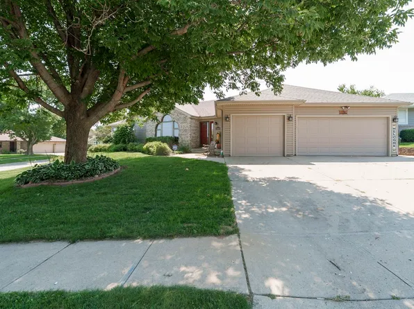 4850 Meadowlark Ln, Sioux City, IA 51106