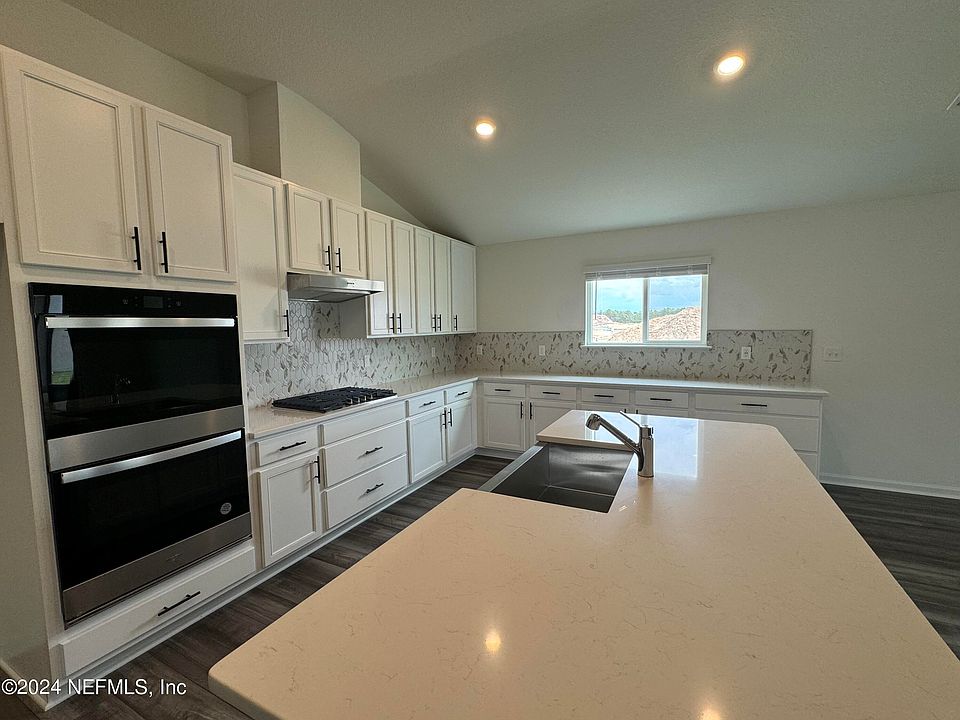 2nd image of 92 VERA Place