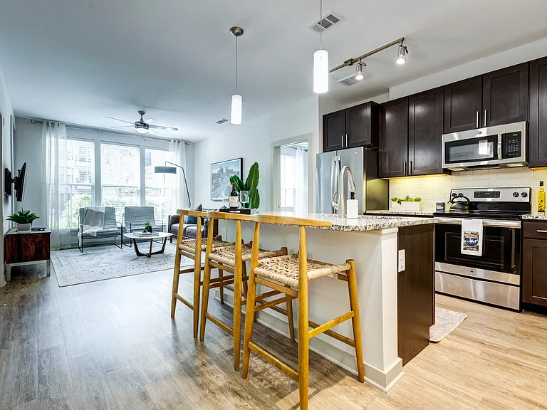 District West — Photo 18