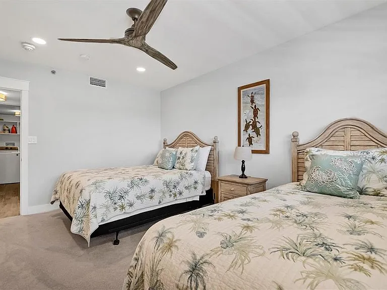 5740 Midnight Pass Rd #303F — Photo 30
