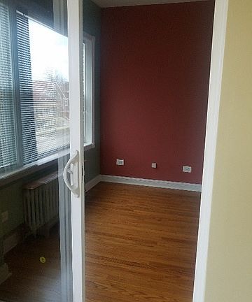5th image of 4037 W Barry Ave #2