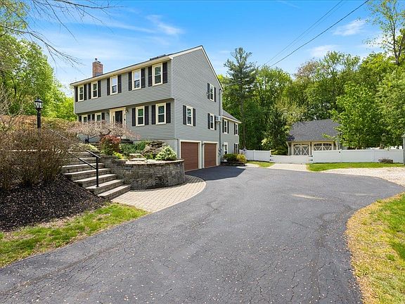 3rd image of 4 Applewood Lane