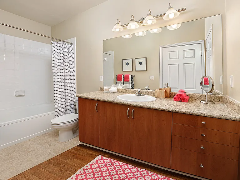 Topsail Model Bath