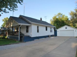 720 S 30th St, Mattoon, IL 61938