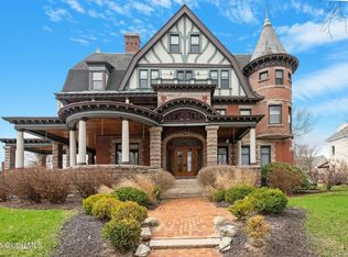 56 Union Ave APT 5, Saratoga Springs, NY 12866