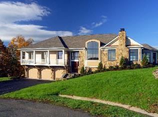 1298 Derbyshire Pl, Keswick, VA 22947