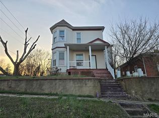 122 S 2nd St, De Soto, MO 63020