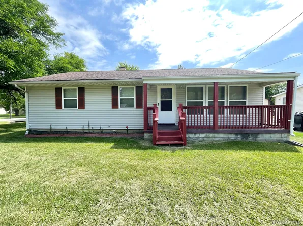 2190 Covert Rd, Burton, MI 48509