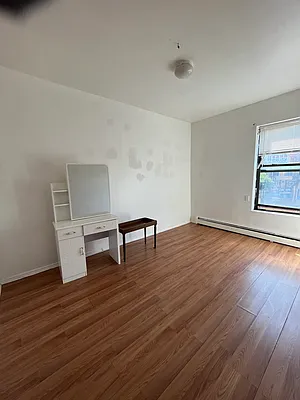 Rented by E Realty International Corp | media 14