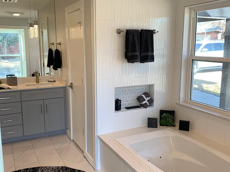 MASTER BATH JETTA WHIRLPOOL TUB